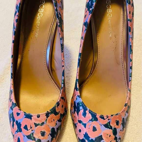 Almost Brand New Heels By BCBG  - Size 10 B - Heel Height 4 Inches - box 2 - Picture 3 of 9